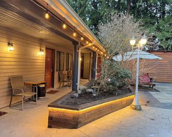 صنشاين لودج - غيبسونس - شرفة مرصوفة