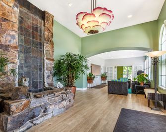 Best Western Plus Capitola By-the-Sea Inn & Suites - Capitola - Salónek