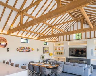 Honeybuzz Barn - Stunning 4-bed Rural Paradise - Tring - Dining room