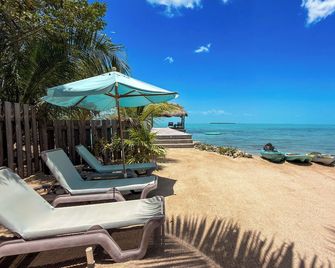 Casa Nova Cabanas - San Pedro Town - Beach