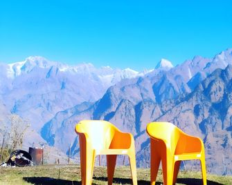 The Snow City - Joshīmath - Edificio