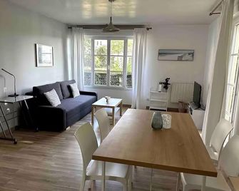 Disneyland 10 minutes Paris 35 minutes - 布西聖喬治 - 餐廳