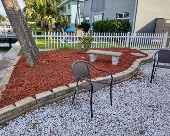 Amazing 1B/1B Waterview, main level Apt. AS3 - Treasure Island - Patio