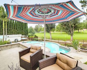 Golf, Swim, Relax Family Retreat In Coro - Corona - Pool