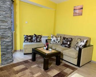 Alpha Family Hotel - Blagojevgrad - Obývací pokoj