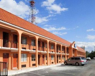 Rodeway Inn Forsyth near GA Public Safety Training Center - Forsyth - Будівля