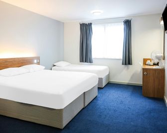 Go2 Lancaster Centre Hotel By OYO - Lancaster - Bedroom