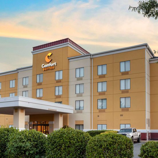 Building view of Comfort Suites Fredericksburg North
