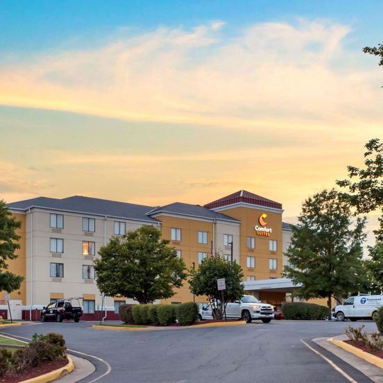 Building view of Comfort Suites Fredericksburg North