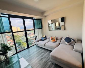 Modern Skyline Rohmoser - San José - Living room