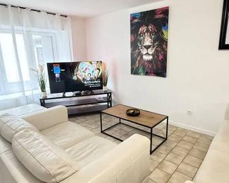 Spacieux & proche du Futuroscope - Migné-Auxances - Living room