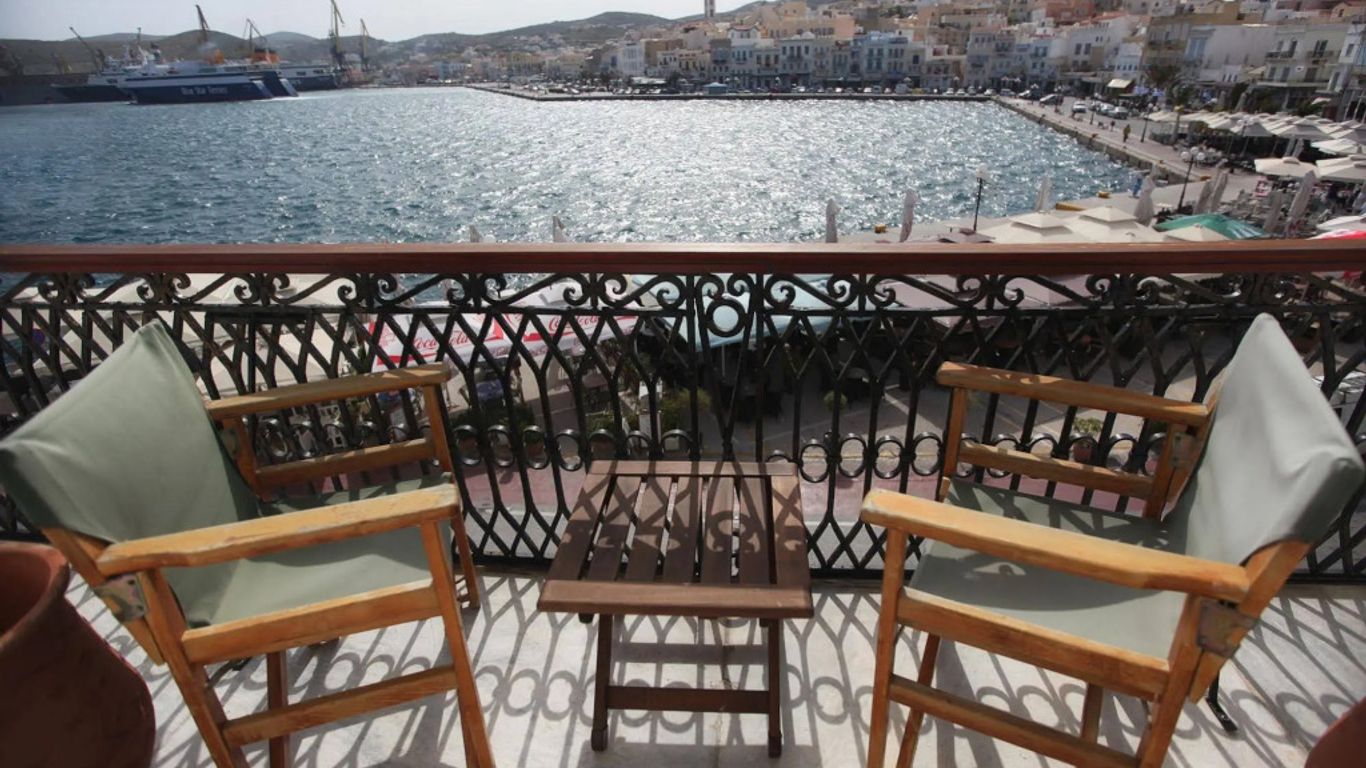 أكتايون هوتل