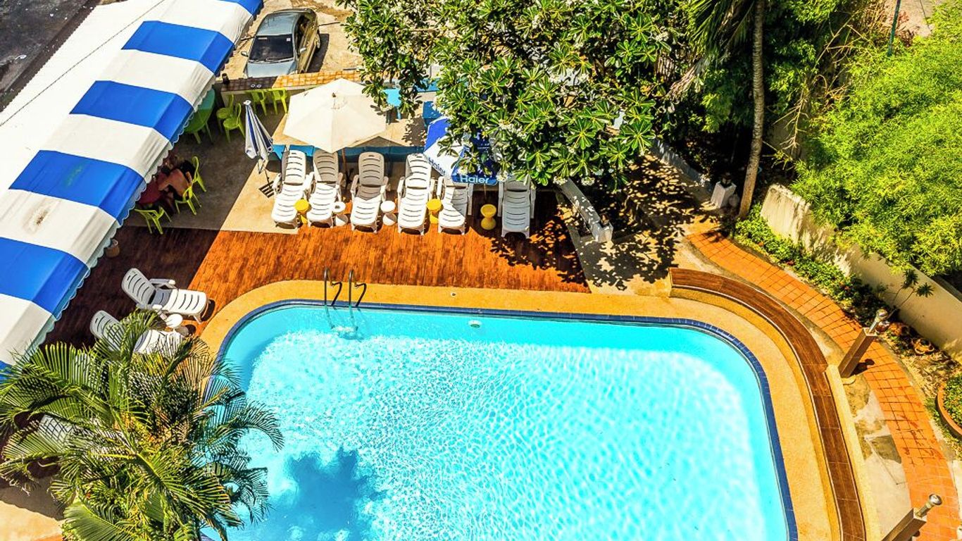 Porterhouse Beach Hotel