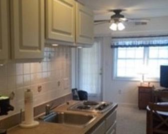 3rd Floor, End Unit, Perfect For A Small Family In Beautiful North Wildwood! - North Wildwood - Kitchen