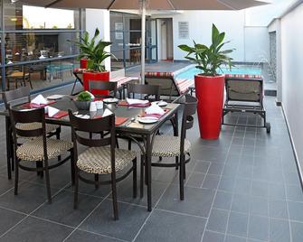 إندابا لودج جابورون - غابورون - مطعم