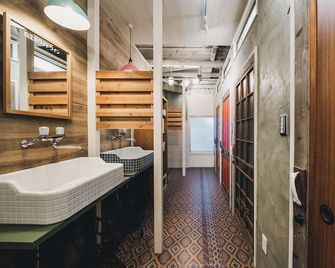 Kotori Coworking & Hostel Takamatsu - Takamatsu - Banyo