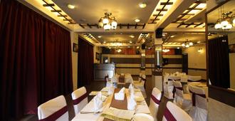Genx Usha Kiran Agra - אגרה - מסעדה