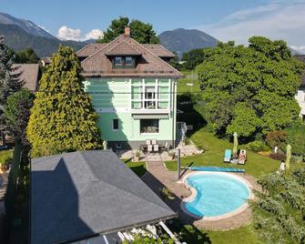Vila Lesce with heated outdoor pool - Lesce - Piscine