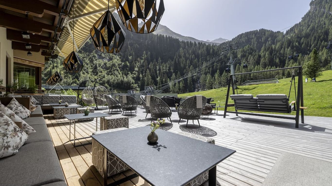 Valara Alpine Art Hotel