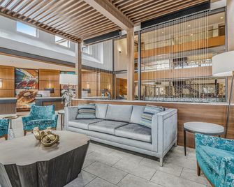 Embassy Suites by Hilton Detroit Metro Airport - Romulus - Lobby