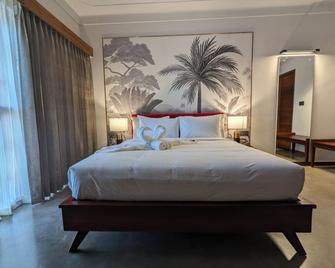 Prasanthi Hotel - Kollam - Schlafzimmer