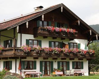 Apartment Hörnle (2 bedrooms) - farm Buchwieser - Unterammergau - Будівля