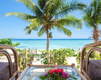 Beachcomber Island Resort - Mana Island - Bedroom