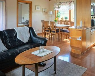 4 Person Holiday Home in Langasjo - Långasjö - Sala de estar