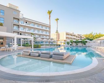 Kos Divine Hotel & Suites - קוס - בריכה