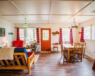 Family Cabin 9 Miles from West Glacier - Martin City - Yemek odası