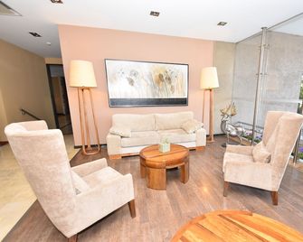 Hotel Tower Inn & Suites - San Rafael - Stue