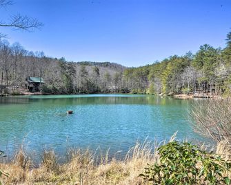 Blue Ridge Hideaway w/ Fire Pit & Mtn Views! - Blue Ridge