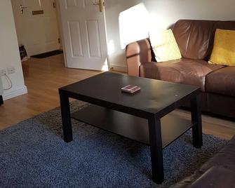 Livingston Business and Contractor Apartment - Livingston - Living room