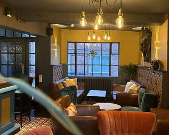 Yak & Yeti - שרוסברי - טרקלין