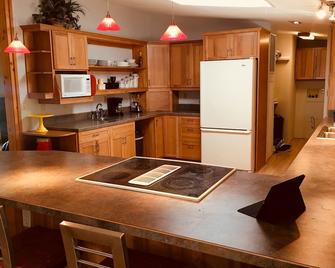 Panoramic View Ranch House Near Crater Lake - Chiloquin - Cocina