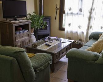 Casa Rural Arroal - Sotoserrano - Living room