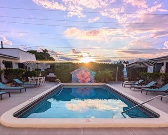 Pier Walk on Deerfield Beach Island - Deerfield Beach - Pool