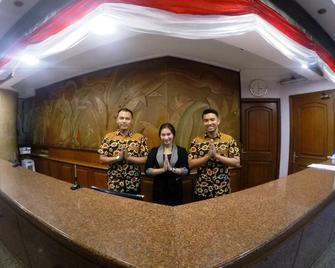 Kedaton Hotel - Bandung - Front desk