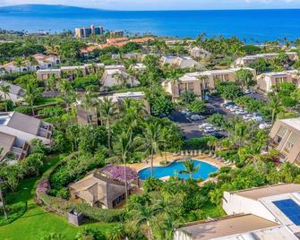 Quiet condo with lanai, pools & hot tubs - walk to the beach - Kihei - Pool