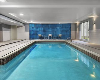 Holiday Inn Express & Suites Chatham South By IHG - Chatham-Kent - Pool