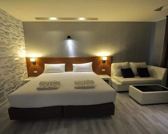 Tanzeno Hotel - Nong Khai - Habitación