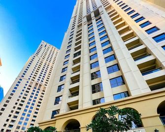Co Living - Dubai - Building
