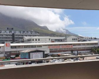 Central Head Rest - Perfect Pop in spot - Cape Town