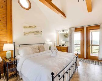 Lovely Ozarks Cabin Rental about 5 Mi to Beaver Lake! - Garfield - Habitación