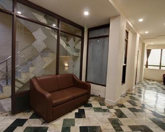 Hotel R Inn - Porbandar - Lobby