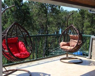 Golden Fleece Hotel - Ureki - Balcón