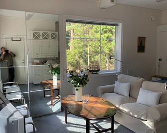 Lovely Cottage 'Forest and Sea dream' - Stenungsund - Vardagsrum