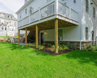 Newly renovated pet friendly apt by parks and train! - Boston - Edificio