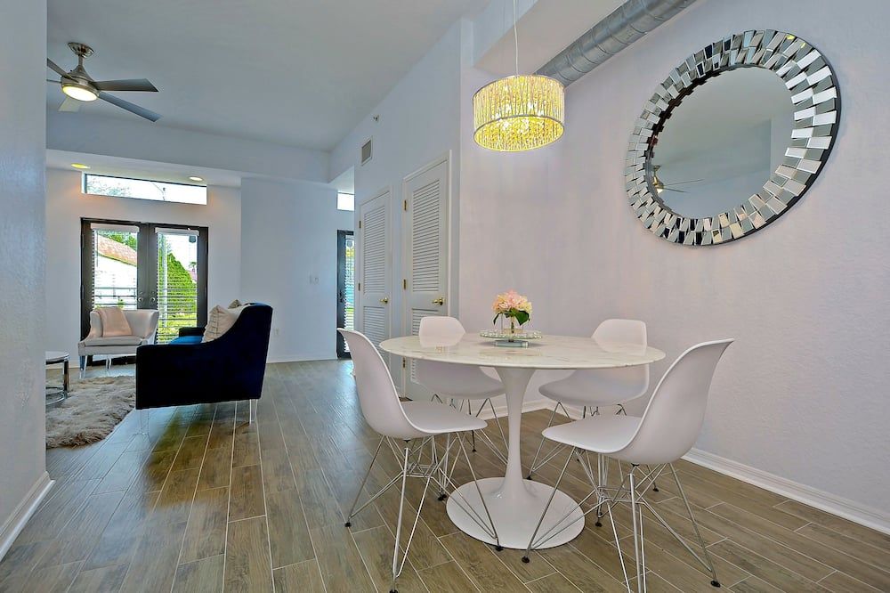 Affordable modern luxury in YBOR City -Downtown Tampa - 10% Weekly Discount - تامبا - غرفة طعام