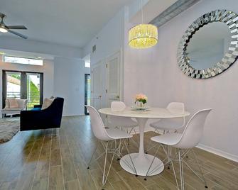Affordable modern luxury in YBOR City -Downtown Tampa - 10% Weekly Discount - Tampa - Dining room